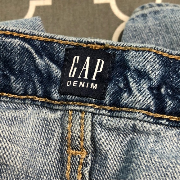 Gap Distressed 7 Inch High Rise Jean Shorts Sz 26 - Picture 10 of 13